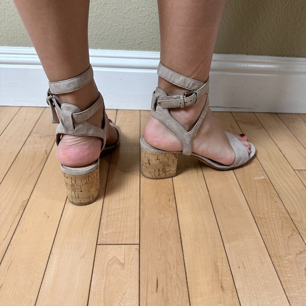 POUR LA VICTOIRE Wrap Up Suede Neutral Nude Sandals Cork Heels Size 8.5 - Picture 5 of 16